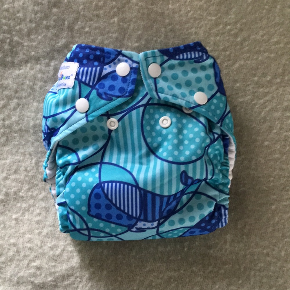 Fuzzibunz perfect size in whale, size medium